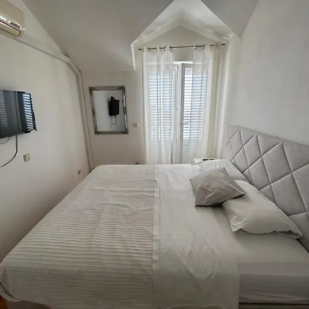 Iva Apartman