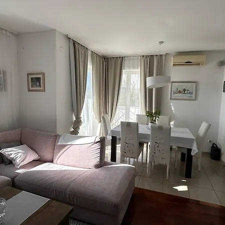 Apartman Iva *