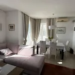 شقة Iva *