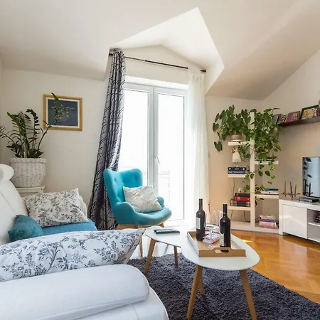Apartman Iva *